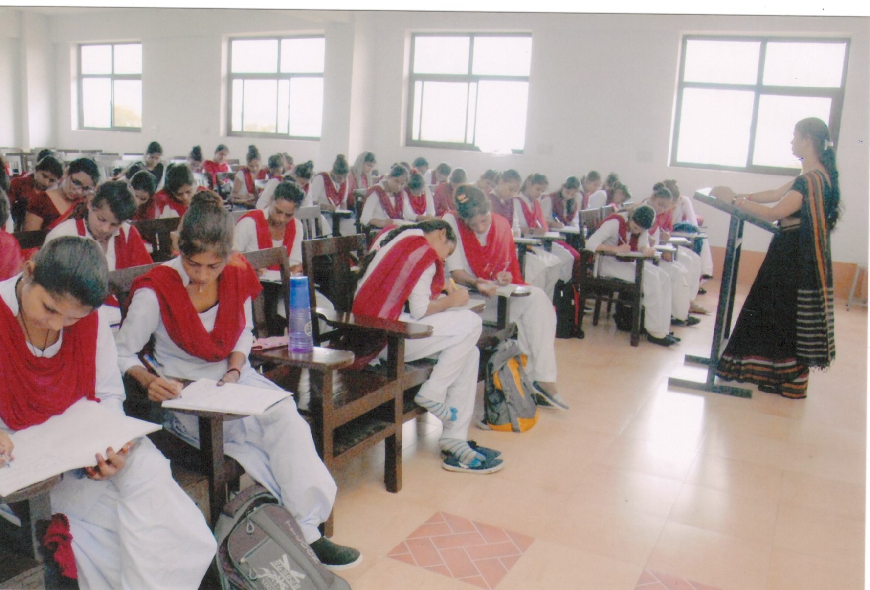 CLASS ROOM - Copy